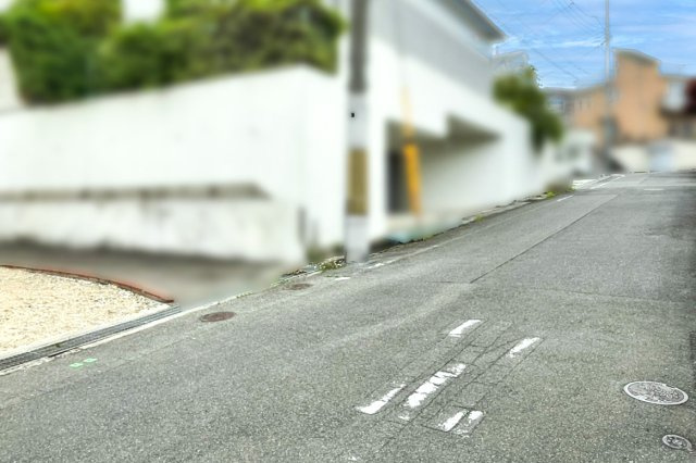 枚方市西田宮2階建て【ニモア-Nimore】の前面道路含む現地写真