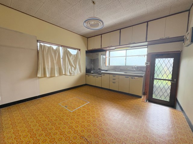 【居間・リビング】 | 熊谷市池上1期　中古戸建