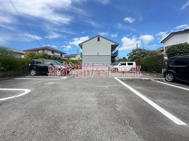 セジュールコンフォールの駐車場|駐車場完備です