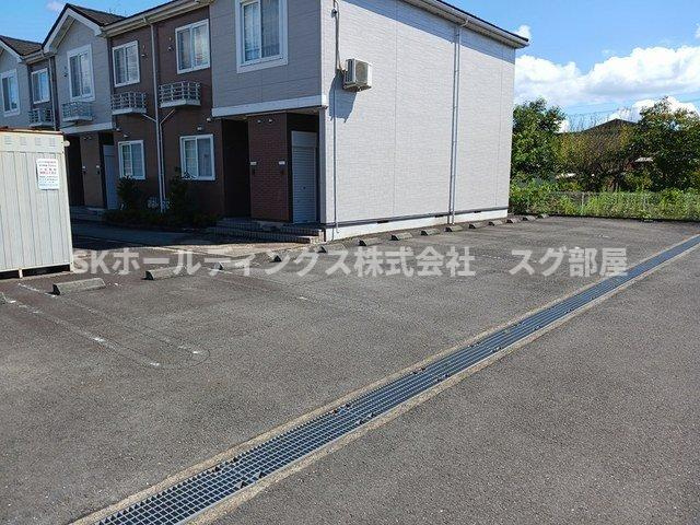 アーバン縄手Ｃの駐車場