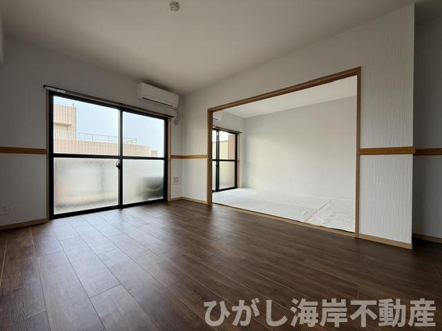 マイキャッスル平塚IIIの居間・リビング|新規リフォーム完了！　12.6帖　LDK