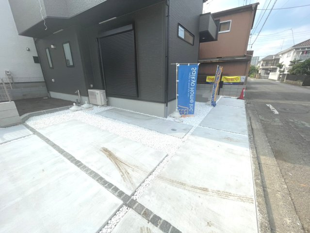 昭島市上川原町２期　１号棟の駐車場
