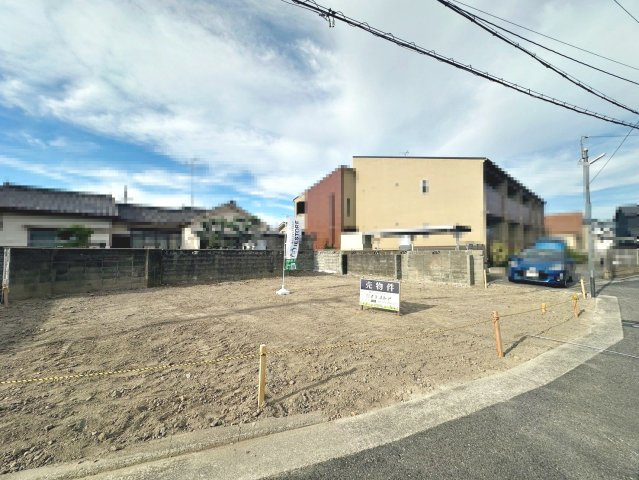 毛穴町　売土地の外観|【閑静な住宅地でのびのび子育て】閑静な住宅地で子育て家族にピッタリ！毎日のお散歩も快適な緑に恵まれたエリアです♪