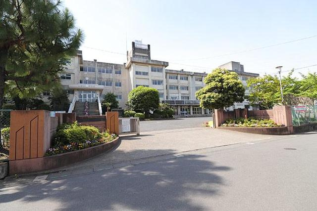久喜市立久喜東中学校まで1027m