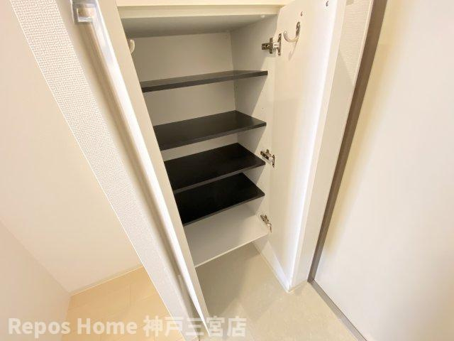 セレニテ神戸元町の玄関