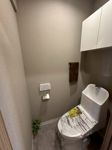 エバーグリーン門真のその他|収納だな付きトイレ
