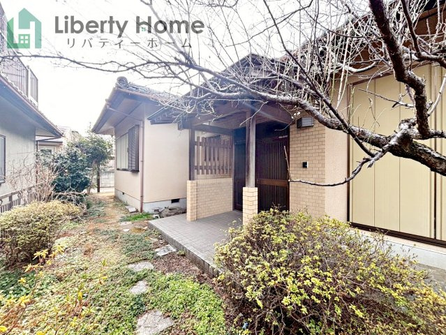 水戸市中丸町　中古戸建のエントランス