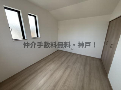 【洋室】 | 神戸市須磨区竜が台6丁目　新築戸建A号棟　仲介手数料無料！ | 使い勝手のいい洋室です