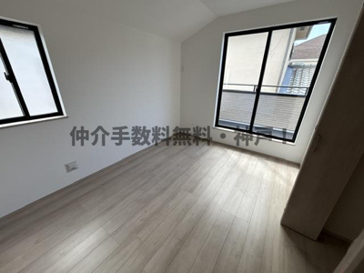 【洋室】 | 神戸市須磨区竜が台6丁目　新築戸建A号棟　仲介手数料無料！ | 広々とした洋室です