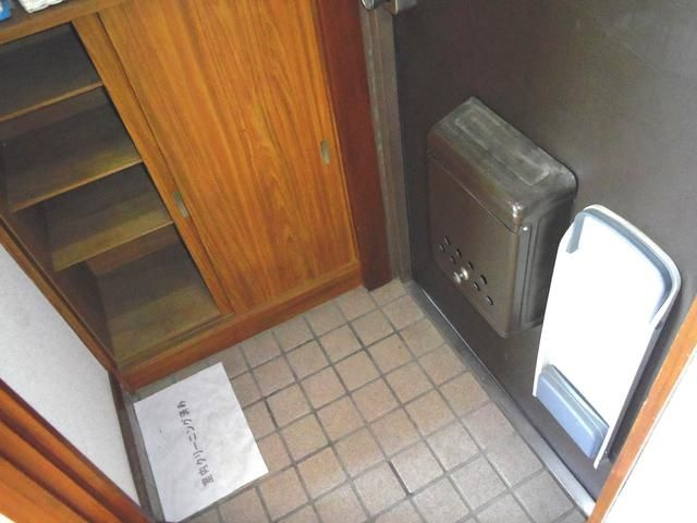 松戸市根本の賃貸マンションの玄関