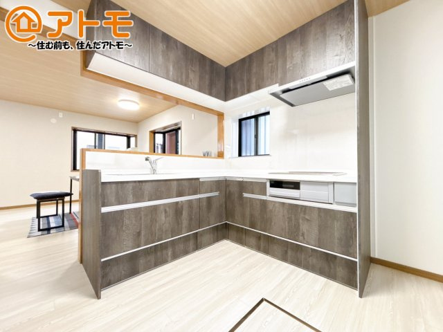 【キッチン】 | 裾野市二ツ屋　中古一戸建て | 対面タイプならキッチン内にいながらご家族やお客様との会話が楽しめます♪