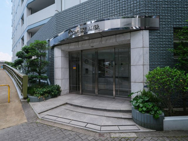 セザールスカイリバーのエントランス|「水天宮前」駅徒歩３分！ペット飼育可能な平成１１年築の耐震基準適合マンション、セザールスカイリバーは即日現地案内可能となっておりますので、お気軽にお問い合わせください！