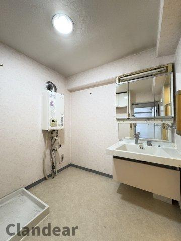 東建金町マンションの独立洗面台|ドキドキの新生活も、安心してスタート。ぴったりの住まいを見つけませんか？クランディアが一緒に住まい選びをサポートします‼　まずは、お気軽にお問合せください　＃クランディア