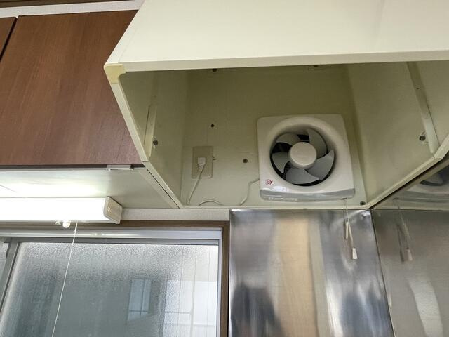 レンジフードと換気扇