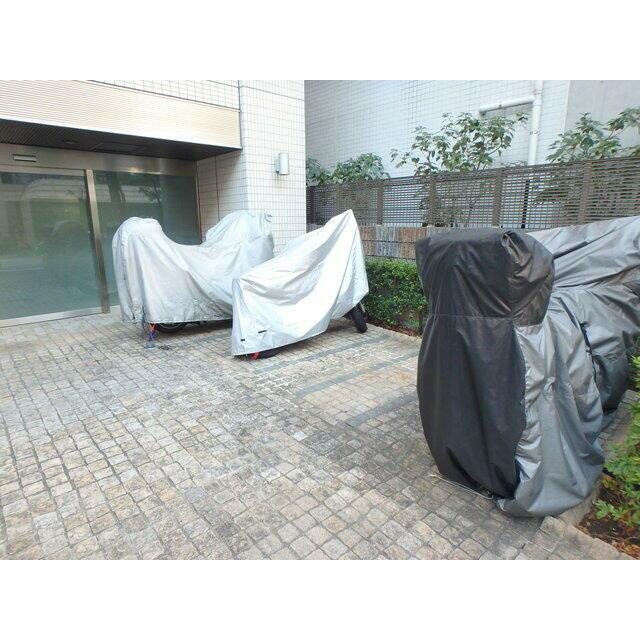 KDXレジデンス森下千歳の駐車場