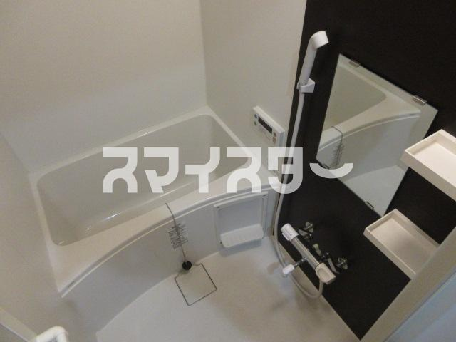立川市羽衣町２丁目のアパートの浴室