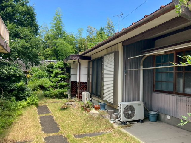 「ちょうどよい平屋」野市町西佐古　中古一戸建ての庭|庭付き古民家。一部を駐車場にもアレンジ可能☆