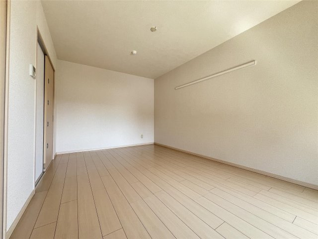 アクティオン薬園町の洋室