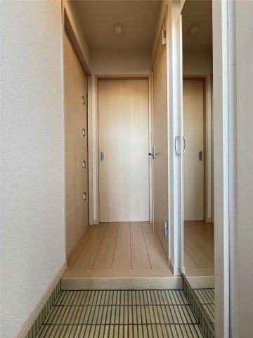アクティオン薬園町の玄関