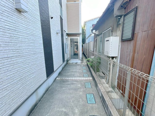 HR西三国のエントランス