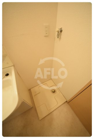 ジュネーゼグラン上本町の設備|ジュネーゼグラン上本町　洗濯機置場