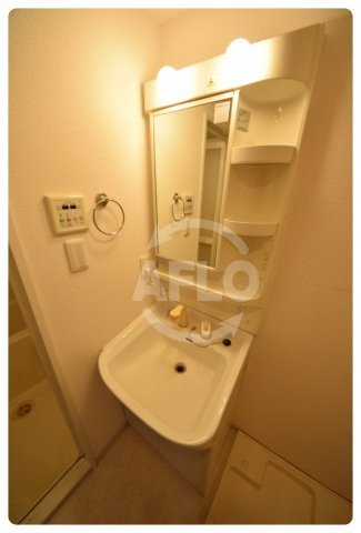 ジュネーゼグラン上本町の独立洗面台|ジュネーゼグラン上本町　洗面化粧台
