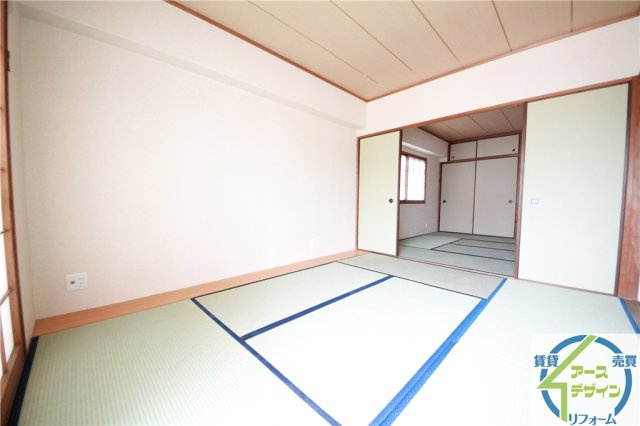 岸本マンションの和室