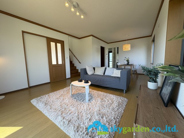 藤沢市宮原　中古戸建の居間・リビング|リビングです