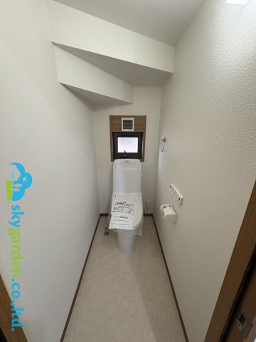 藤沢市宮原　中古戸建のトイレ|落ち着いたトイレです