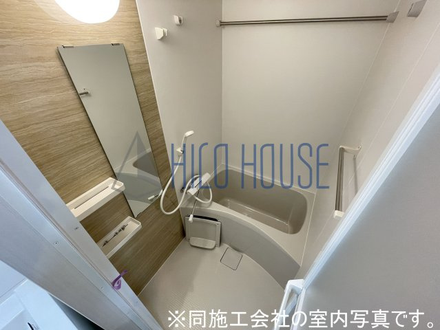 ジーメゾン川越市稲荷町の浴室