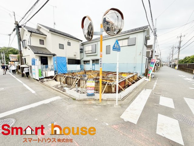 相模原市中央区高根２期１棟の前面道路含む現地写真