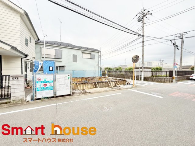 相模原市中央区高根２期１棟の前面道路含む現地写真