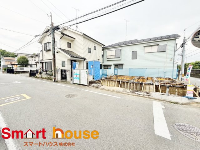 相模原市中央区高根２期１棟の前面道路含む現地写真