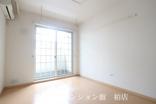 ピサンリの洋室