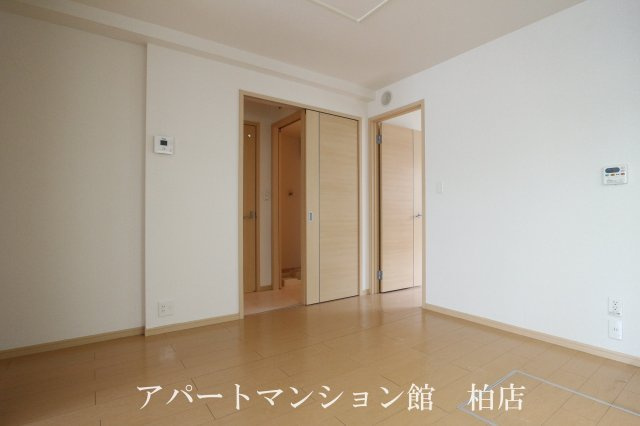 ピサンリの洋室