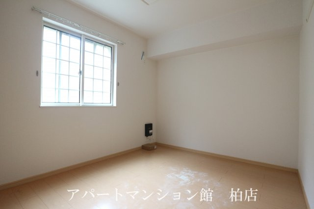 ピサンリの洋室