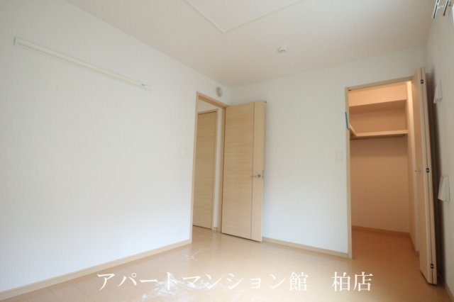 ピサンリの洋室