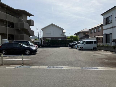 【駐車場】 | 秋桜