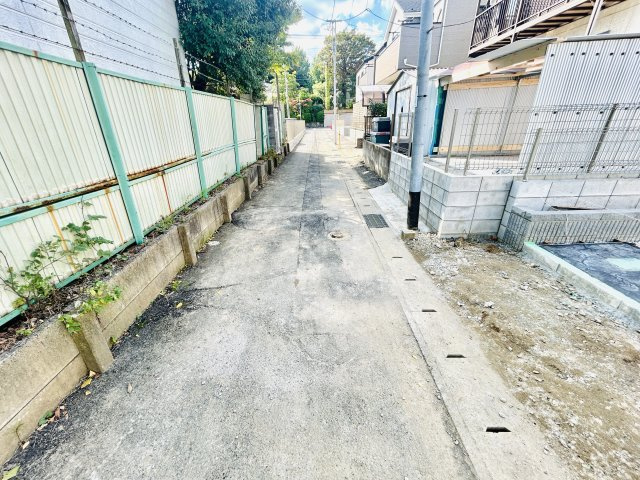 グラファーレ千葉市若葉区加曽利町８期の前面道路含む現地写真