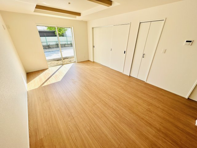 グラファーレ千葉市若葉区加曽利町８期の居間・リビング