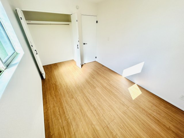 グラファーレ千葉市若葉区加曽利町８期の洋室