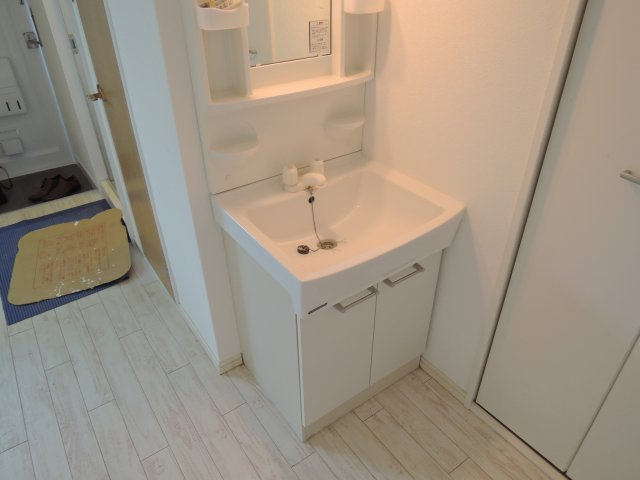 高槻市中川町の賃貸マンションの洗面所