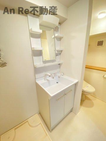 川口市戸塚東２丁目のアパートの洗面所