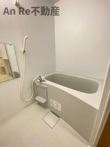 川口市戸塚東２丁目のアパートの浴室