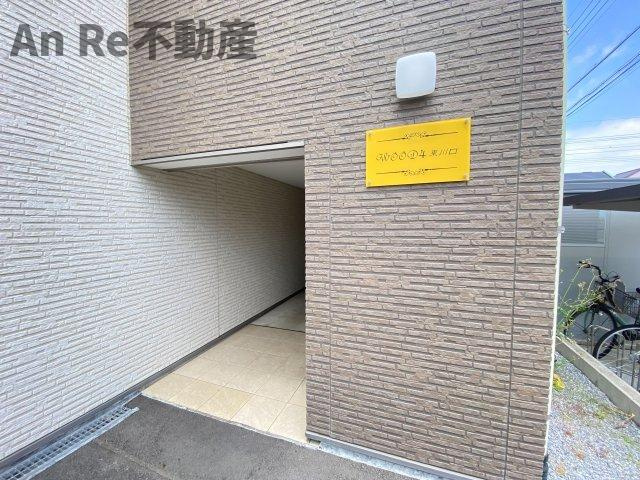 川口市戸塚東２丁目のアパートのエントランス