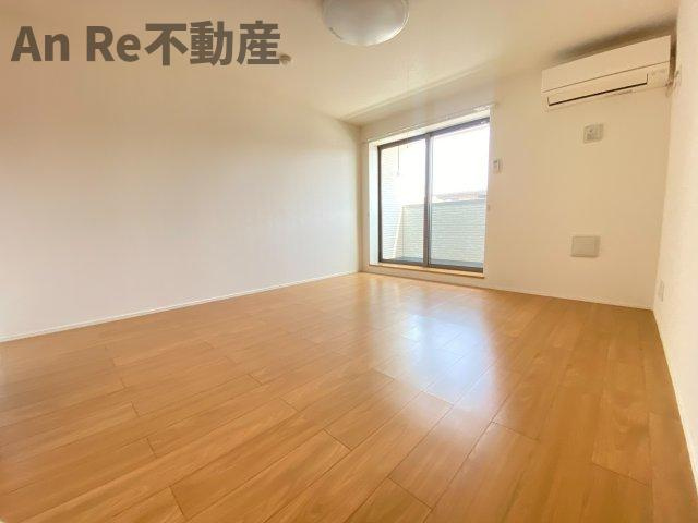 川口市戸塚東２丁目のアパートの居間・リビング