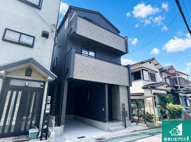 高槻市春日町　新築一戸建ての外観|安心の10年保証！外観を美しく保ち、雨水で汚れを落とします！気になることがありましたら、お気軽にお問い合わせください！