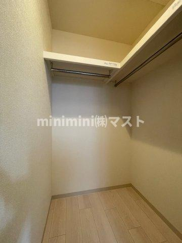 大阪市浪速区浪速東２丁目の賃貸マンションの収納