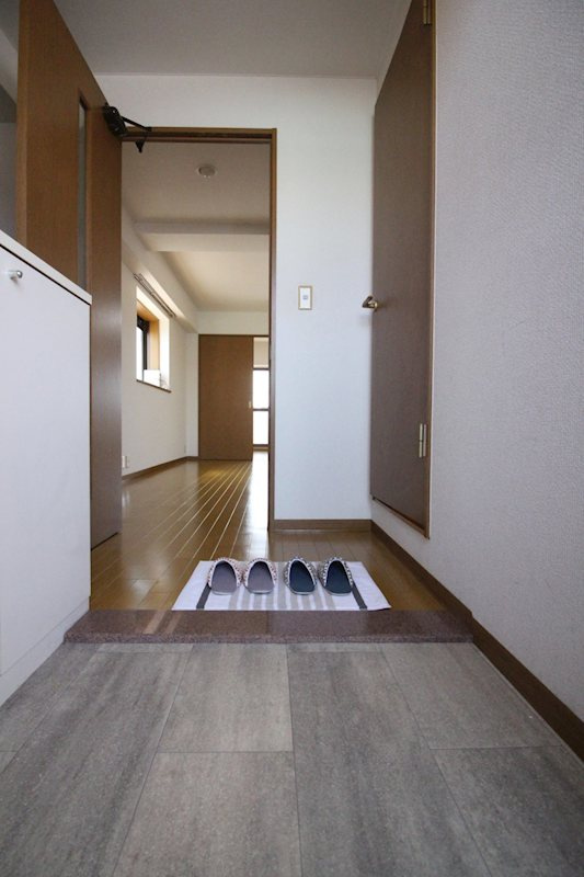 アヴェニール長泉の玄関