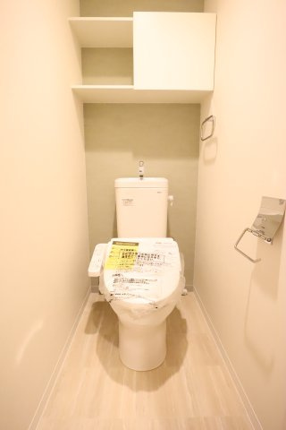 大阪市城東区成育２丁目の賃貸マンションのトイレ